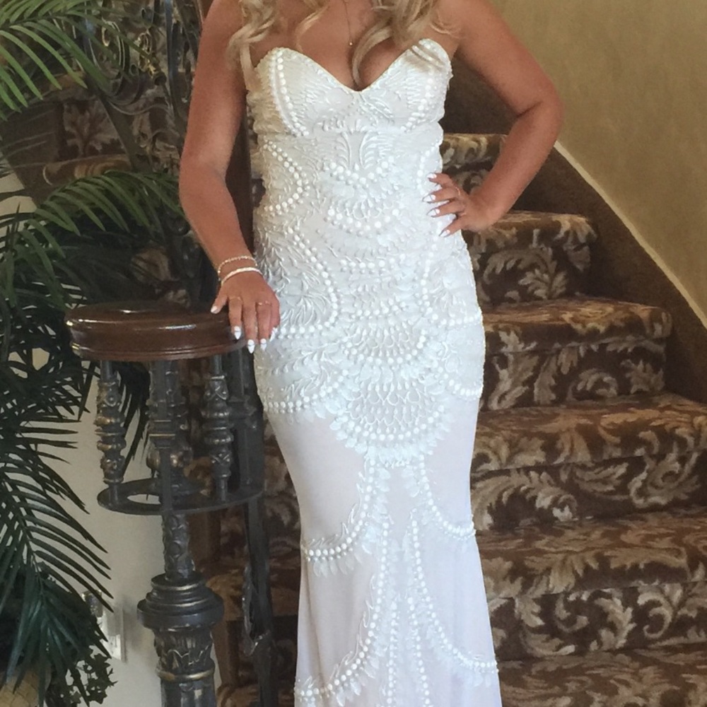 Hand Painted Diane & Co. White Prom Dress Size 2 - Picture 3 of 4